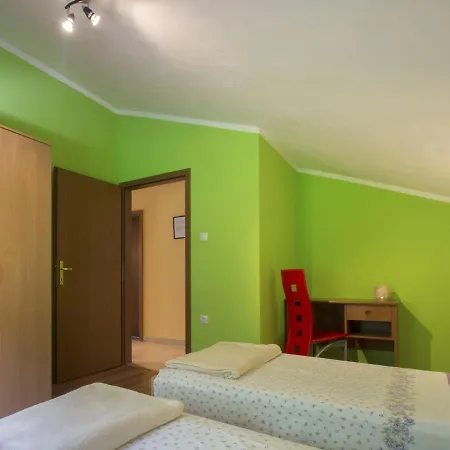 Adorable With Private Pool * Antovo