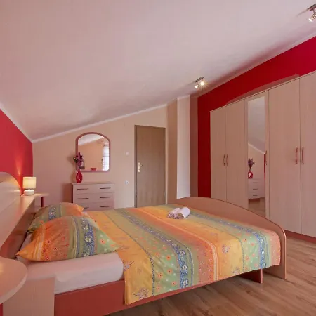 Adorable With Private Pool *