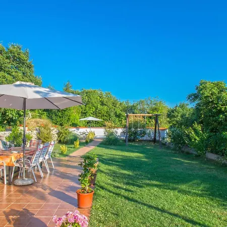 Adorable With Private Pool Antovo